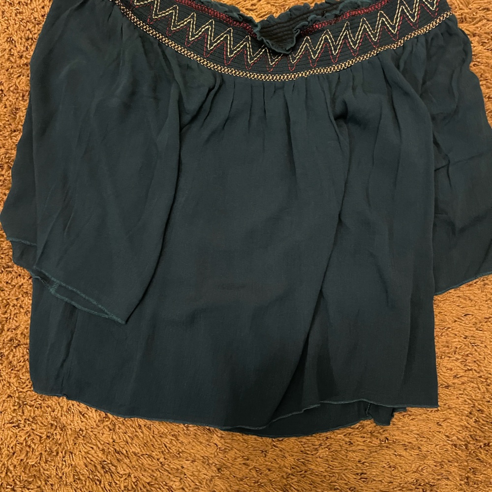 Size large blouse - Picture 2 of 5